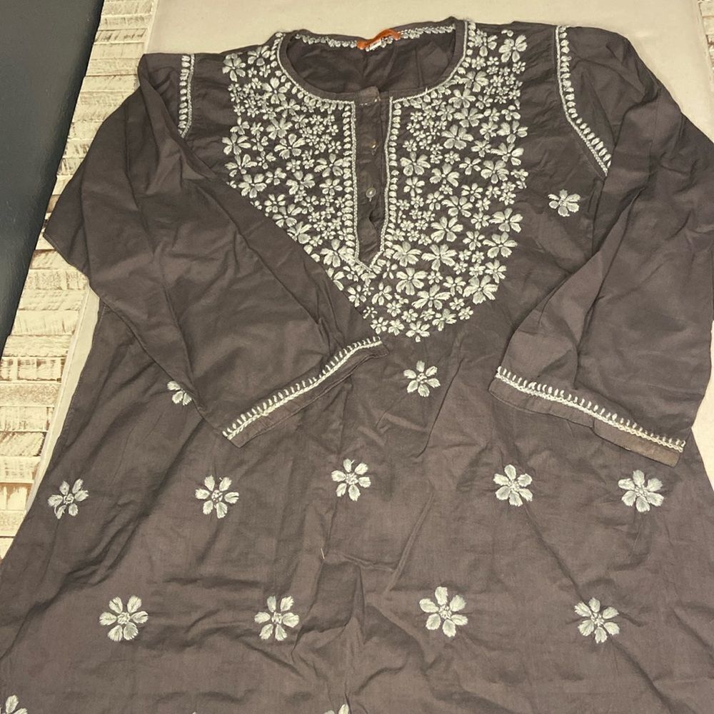 Thin cotton embroidered top chikankari Medium